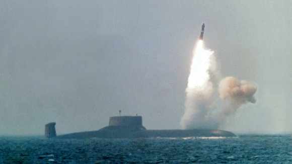 00launch-for-russias-intercontinental-ballistic-missile-bulava.jpg